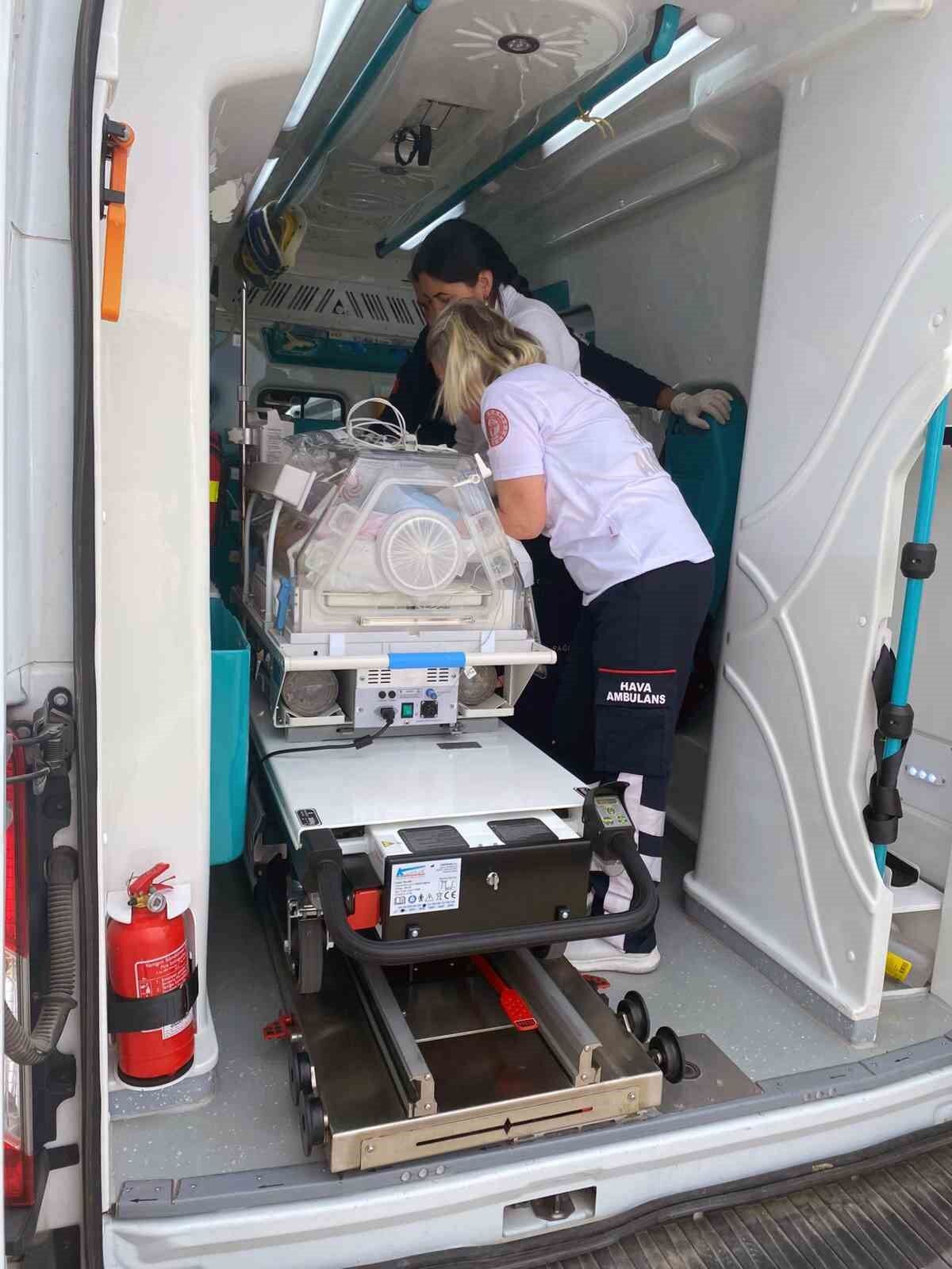 MUĞLA'DA 2 GÜNLÜK BEBEK HAVA AMBULANSINI ALARMA GEÇİRDİ