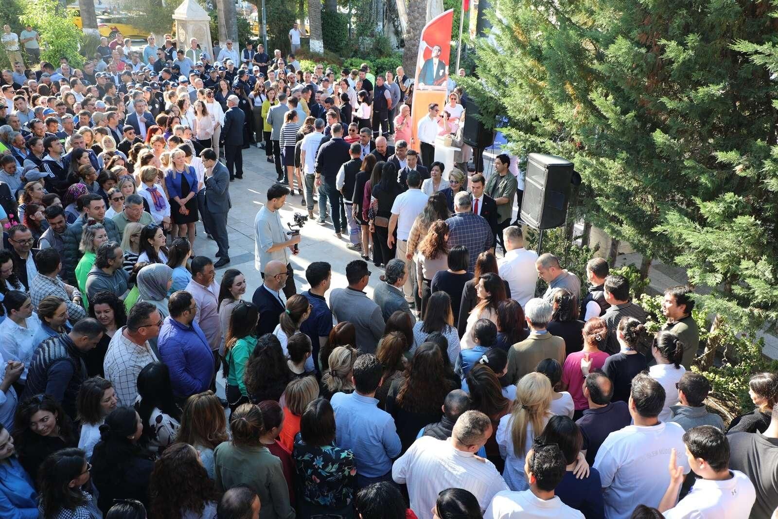 MANDALİNCİ, PERSONELİYLE BAYRAMLAŞTI