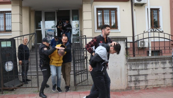 MÜŞTERİ GİBİ TAKSİYE BİNİP KAFASINA SIKMIŞLAR!