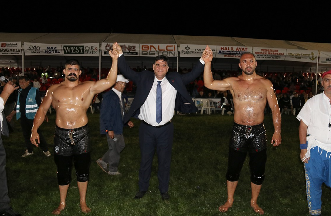 FETHİYE’DEKİ YAĞLI GÜREŞLERİN BAŞPEHLİVANI BELLİ OLDU