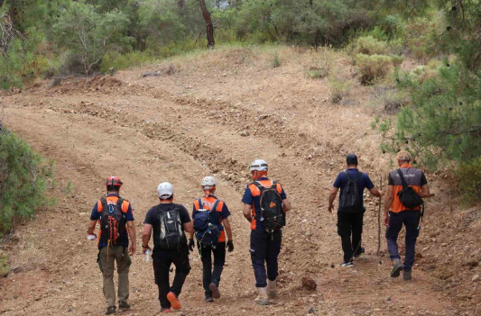 FETHİYE’DE KAYBOLAN AVUKATIN EŞİNİ ARAMA ÇALIŞMALARI SÜRÜYOR