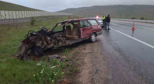 TOFAŞ OTOMOBİL ADETA ORTADAN İKİYE BÖLÜNDÜ