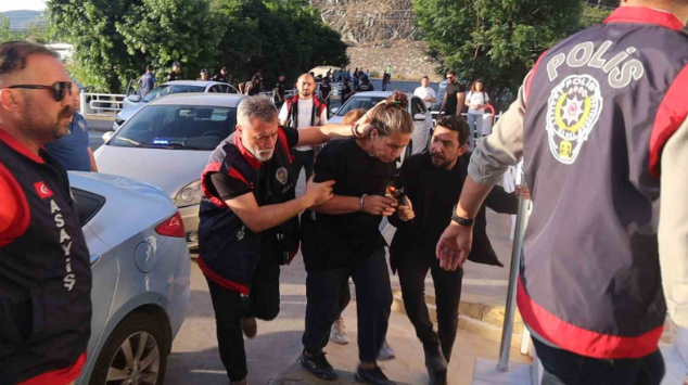 ORTACA’DA KIZLARA İSTİSMARDA BULUNAN ŞAHIS İLE ANNE ADLİYEYE SEVK EDİLDİ