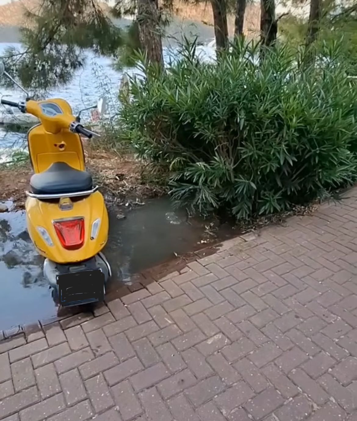 MARMARİS İÇMELER YÜRÜYÜŞ YOLU'NDAKİ OTELİN LAĞIM SUYU DENİZE AKIYOR