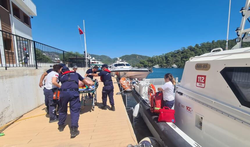 YUNAN ÖLÜME TERK ETTİ, TÜRK SAHİL GÜVENLİK EKİPLERİ 25 DÜZENSİZ GÖÇMENİ KURTARDI