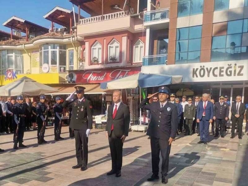 KÖYCEĞİZ'DE 30 AĞUSTOS ZAFER BAYRAMI TÖRENLE KUTLANDI: ŞEHİTLER UNUTULMADI
