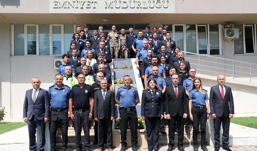 MUĞLA EMNİYET MÜDÜRLÜĞÜ TERFİ EDEN PERSONEL İÇİN RÜTBE TÖRENİ DÜZENLEDİ