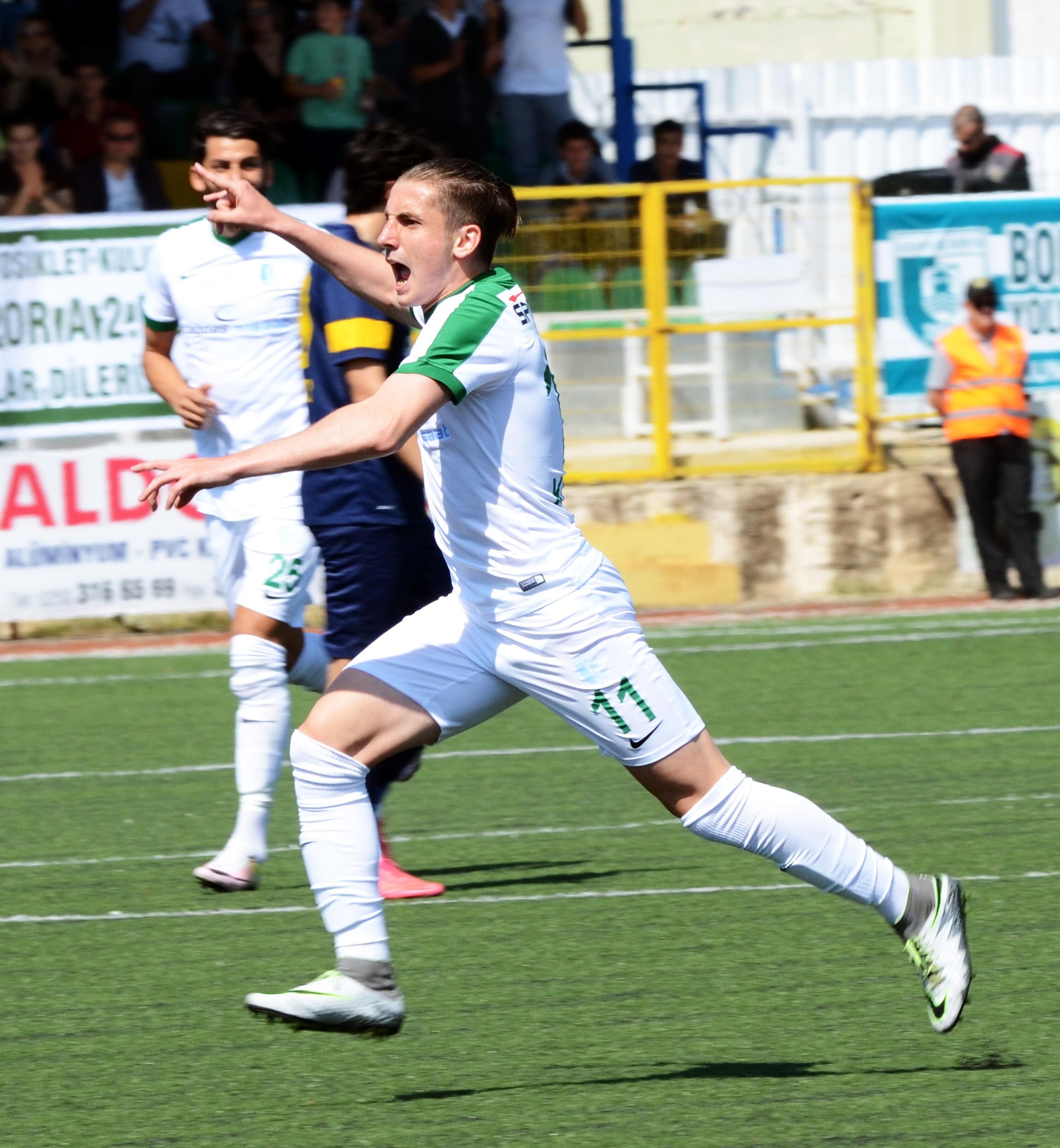 KEREM AKTÜRKOĞLU'NUN BENFİCA'YA TRANSFERİ BODRUM FK'YA DA PARA KAZANDIRDI