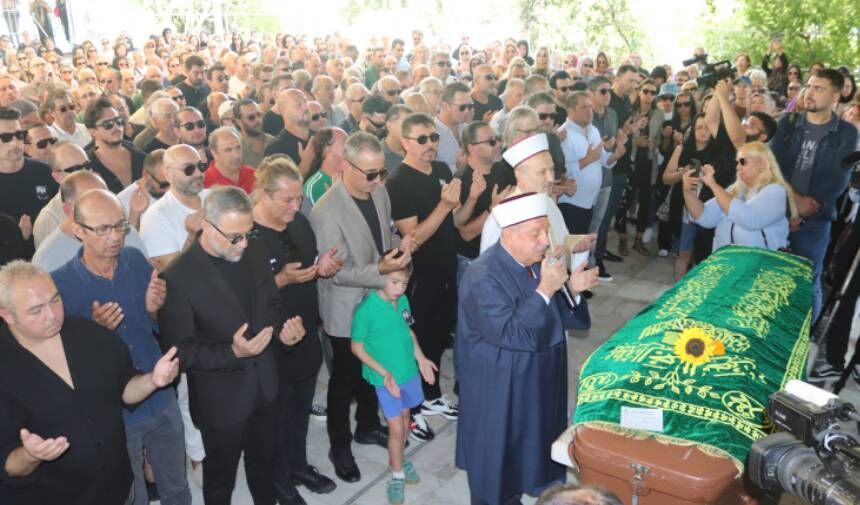 Metin Arolat son yolculuğuna uğurlandı