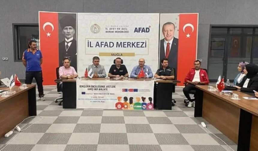 MUĞLA'DA GENÇLERE YÖNELİK AFET BİLİNCİ PROJESİ TOPLANTISI