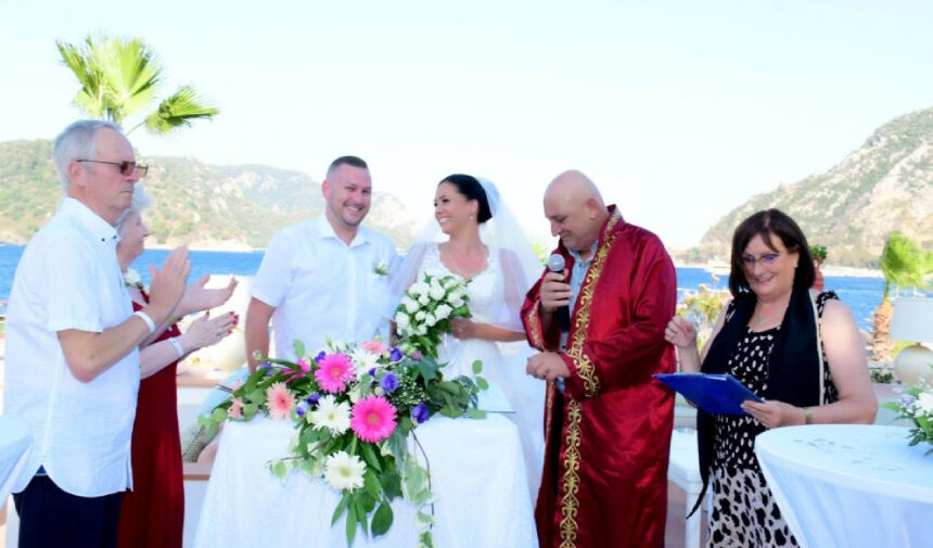 NİKAH TURİZMİNİN GÖZDE DESTİNASYONU MARMARİS'TE 8 AYDA 500 ÇİFT EVLENDİ