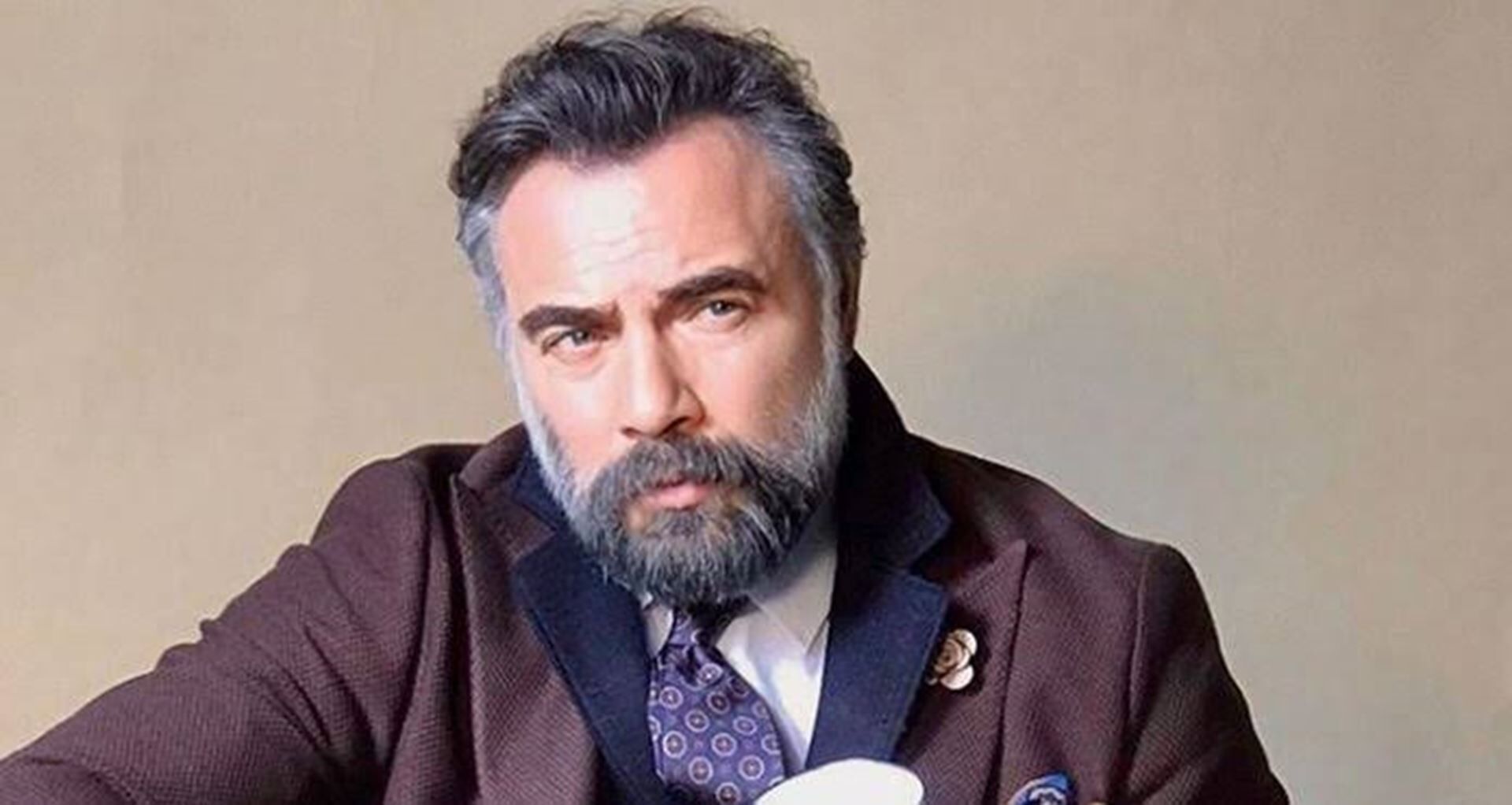 Oktay Kaynarca'nın saçı peruk mu?