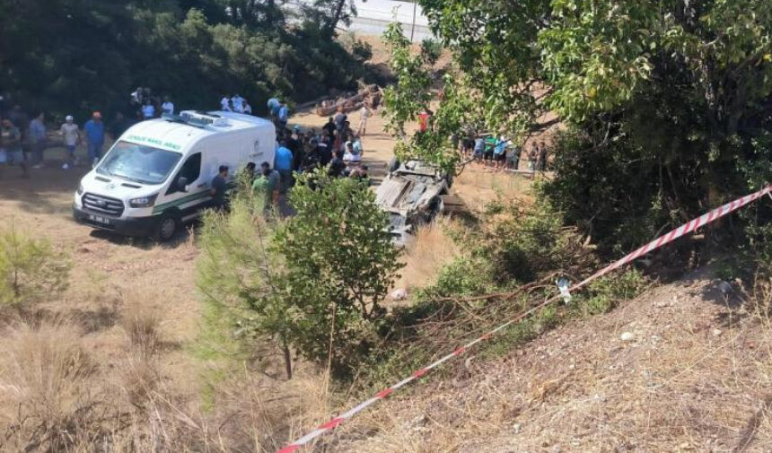 SEYDİKEMER'DE ÖLÜMLÜ TRAFİK KAZASI! 59 YAŞINDAKİ SÜRÜCÜ ŞARAMPOLE YUVARLANDI