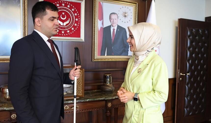 TÜRKİYE'NİN İLK GÖRME ENGELLİ HAKİMİ OLDU! SABİT KILIÇ GÖREVE BAŞLADI