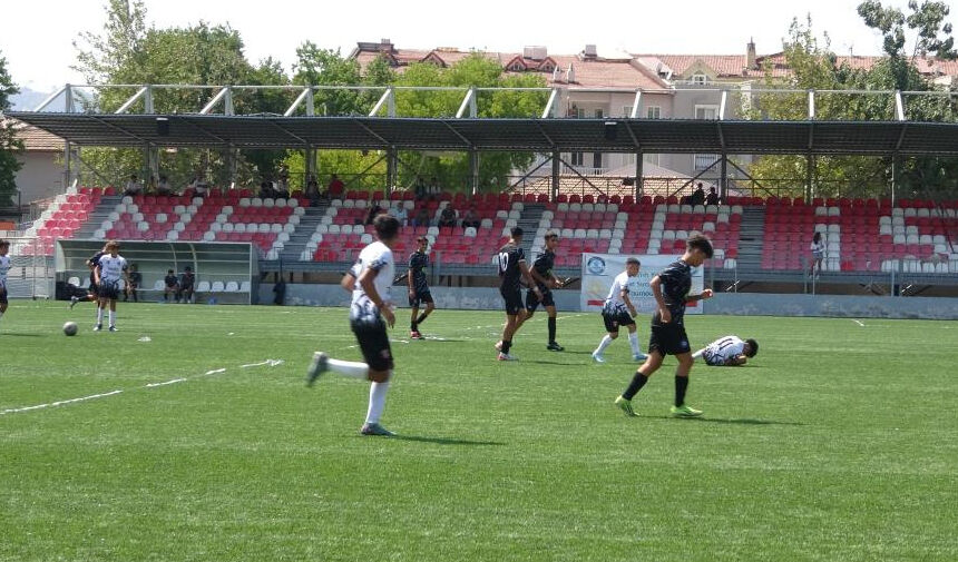 BAŞLAMA VURUŞU VALİ AKBIYIK'TAN; MARMARİS JUNİOR CUP 2. TUR MAÇLARI BAŞLADI