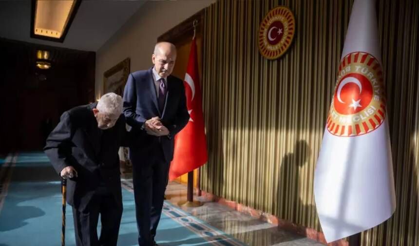 Recai Kutan kimdir, nereli? Neden öldü, hastalığı nedir? Hayatı, eğitimi, kariyeri