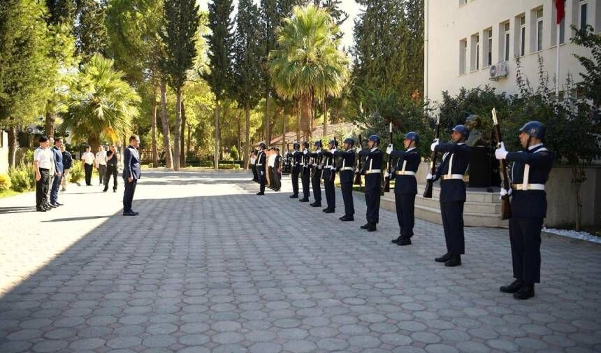 Vali İdris Akbıyık, Muğla İl Jandarma Komutanlığını ziyaret etti