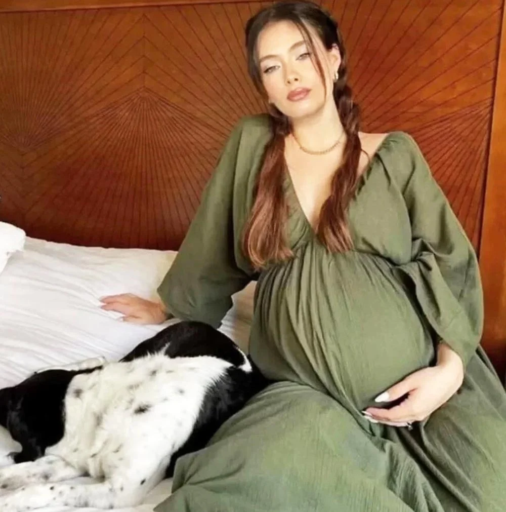 Yakında anne olacak ünlü oyuncu Neslihan Atagül'den yeni poz geldi!