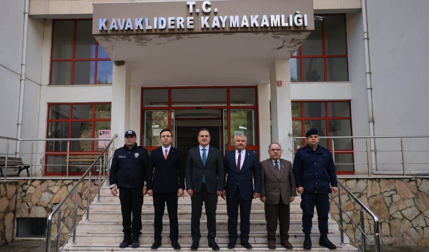 Vali Akbıyık'tan Şehit Cumhuriyet Başsavcısı Mustafa Alper'in ailesine ziyaret