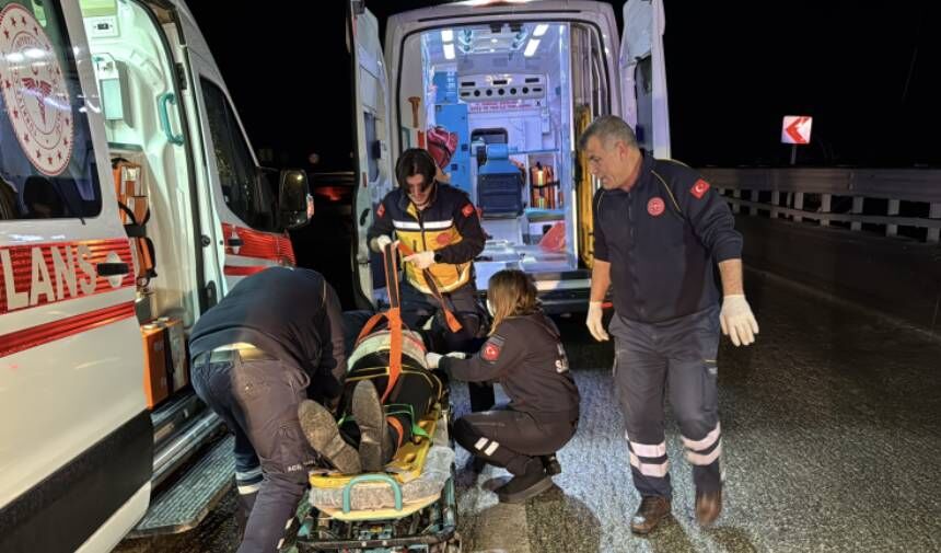 3 aracın karıştığı zincirleme kaza; 2'si sağlık görevlisi, 10 yaralı
