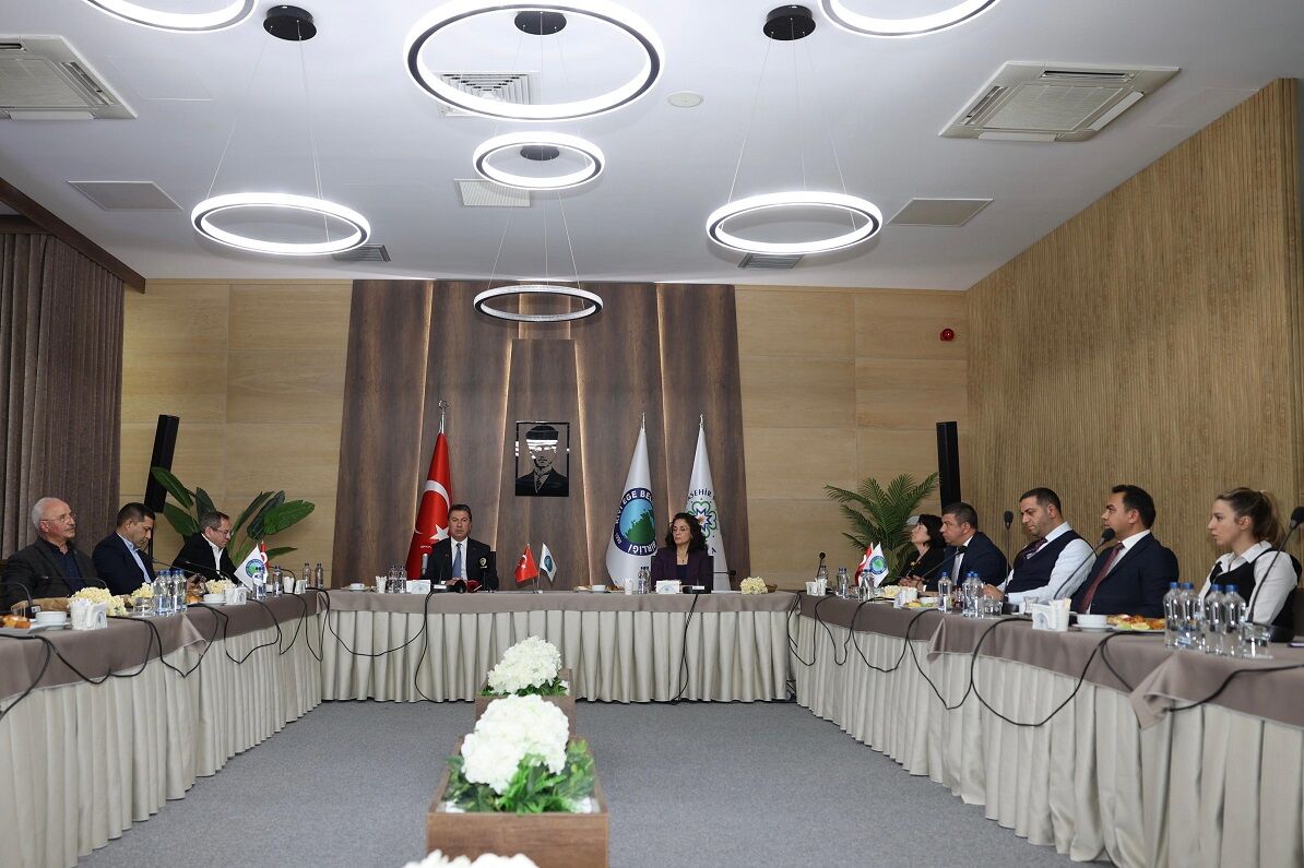 Başkan Aras’tan Kıyı Ege Belediyeler Birliği’nde işbirliği ve demokrasi vurgusu