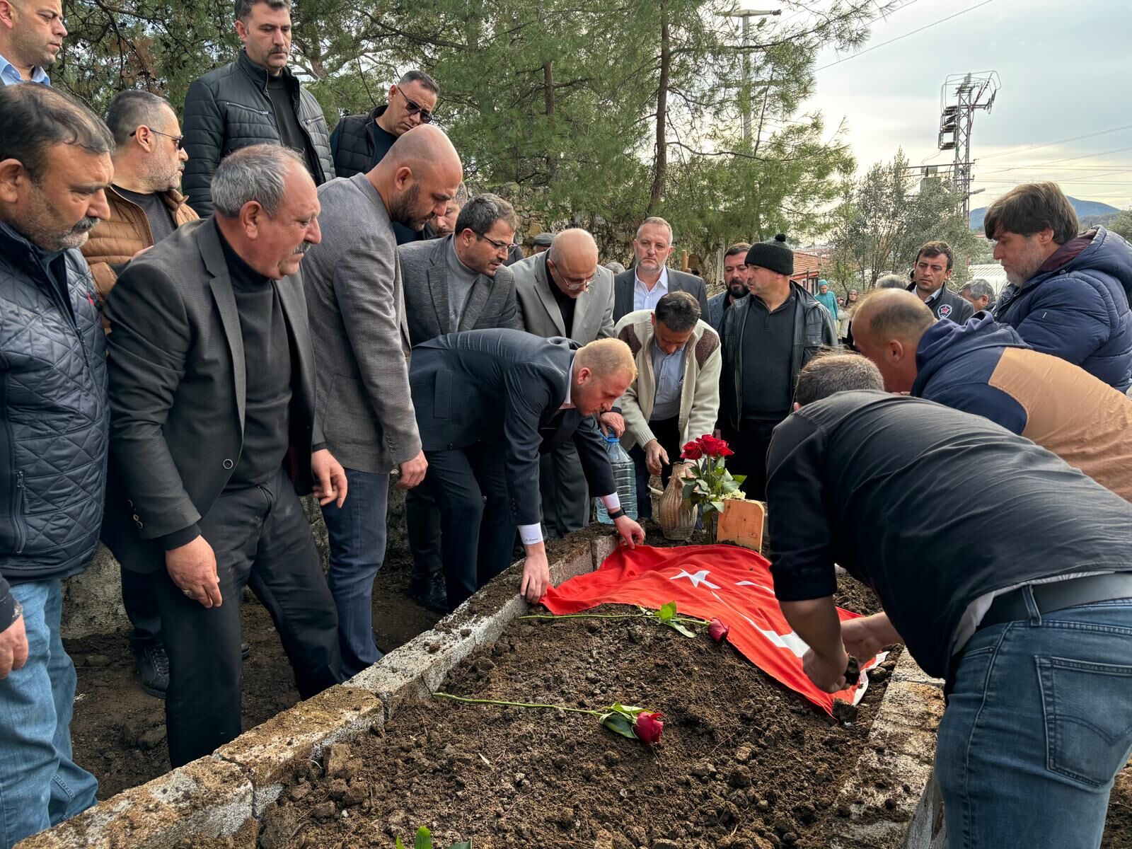 Fethiye'nin sevilen ismi Cengiz Çay’a son görev! Binler yolcu etti