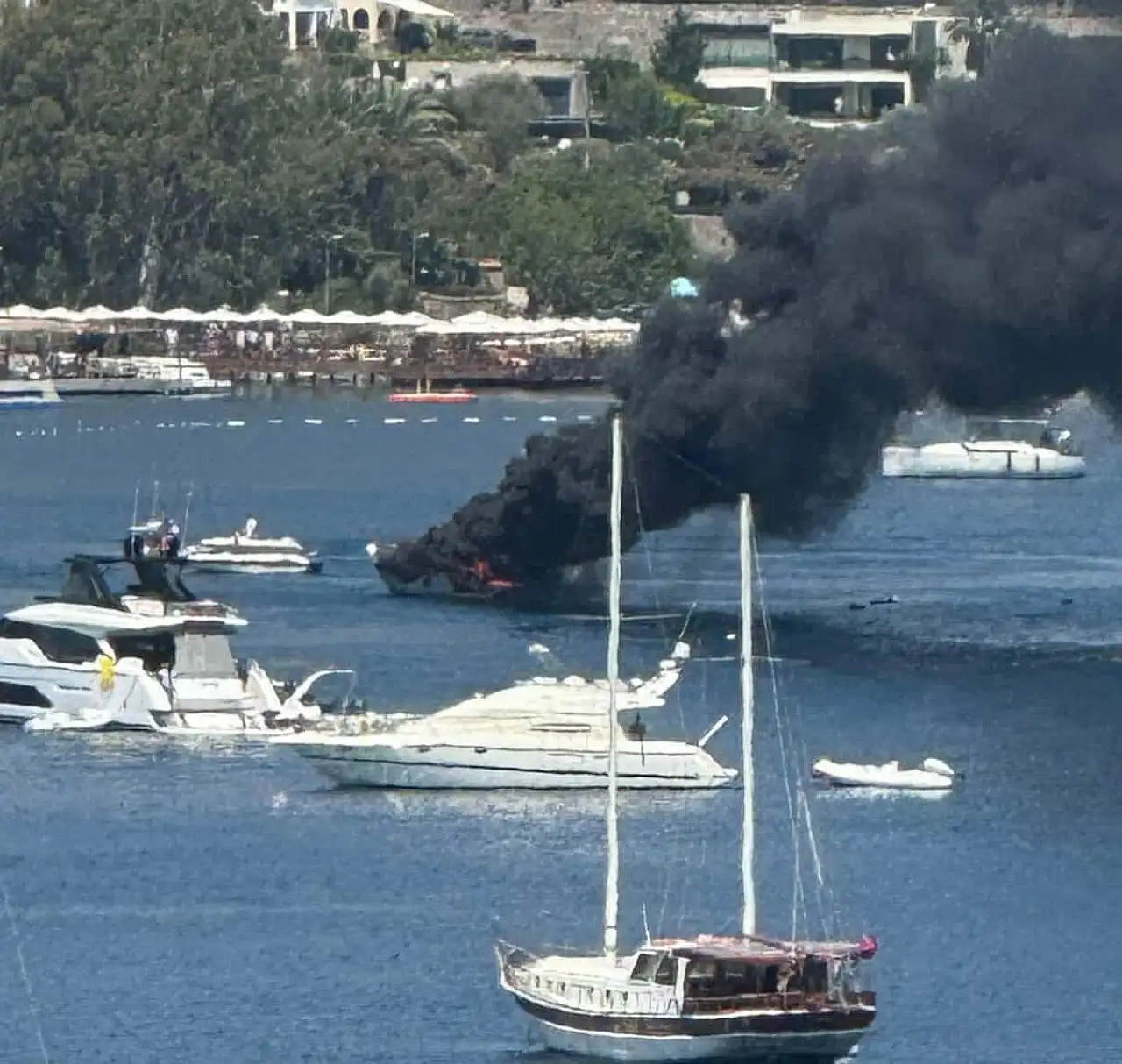 Bodrum Gündoğan'da tekne yangını!