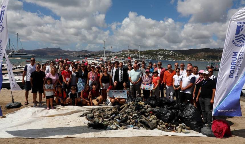 Bodrum'da Erasmus Öğrenci̇leri̇ni̇n Katilimiyla Kiyi Temi̇zli̇ği̇ Yapildi (1)