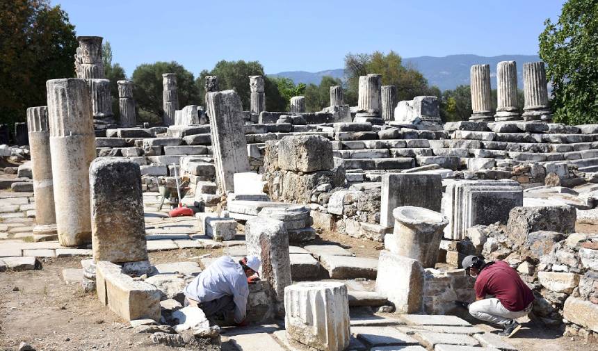 Yatağan'daki̇ 2 Bi̇n 100 Yillik Hekate Tapinaği Yeni̇den İnşa Edi̇li̇yor! (1)