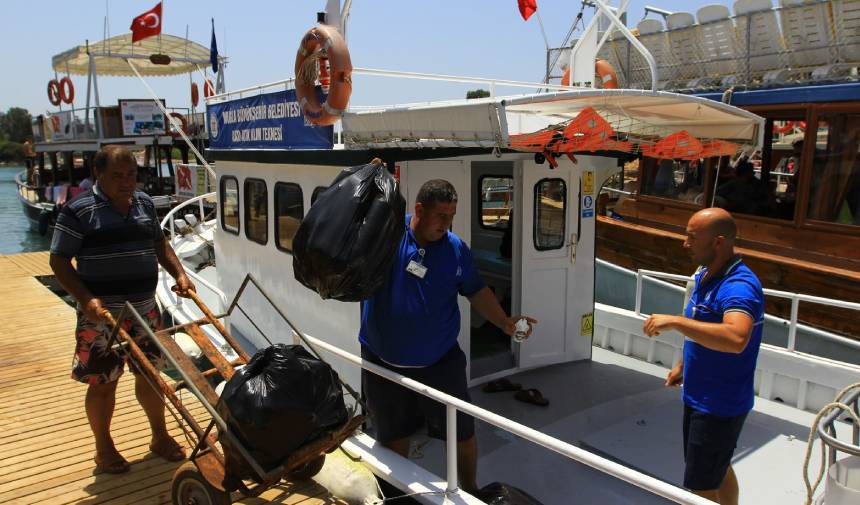 Muğla'da Denizden Milyonlarca Litre Pis Su Toplandı (1)