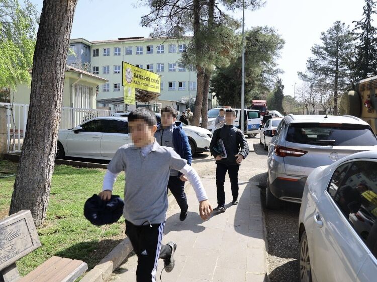 sanliurfa-liseye-saldiri-2