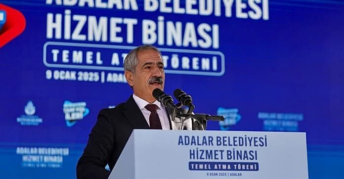 Adalar Belediye Başkanı Ali Rıza Akpolat