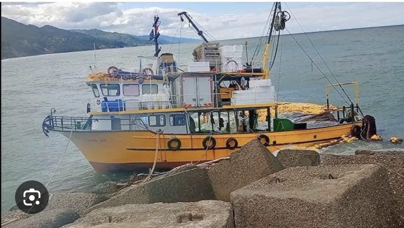 Karadeniz'de saldırıya uğrayıp batan "Duru 67" adlı balıkçı teknesi.