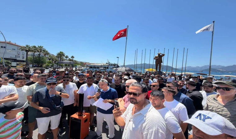 Marmaris Kapalı Çarşı esnafı basın açıklaması ve protesto