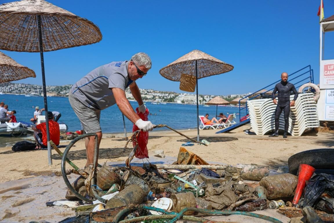 Gümbet'te Deniz Dibi Temizliği (2)